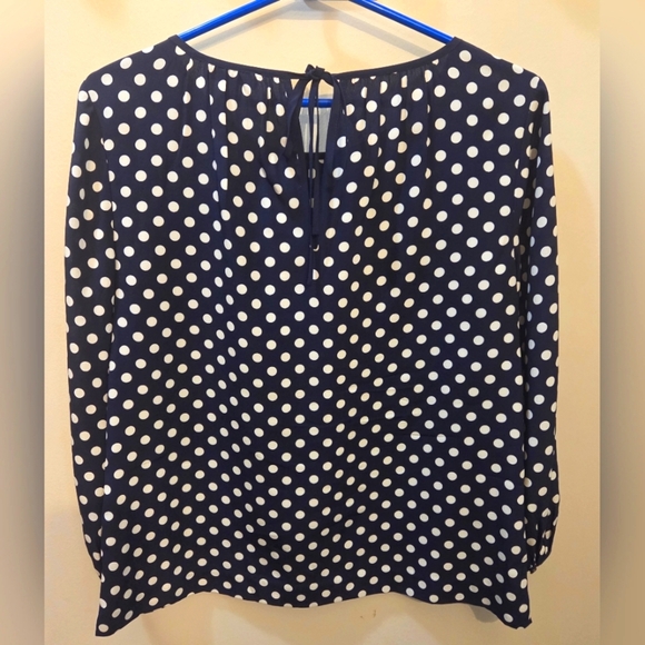 ⭐️J. Crew Navy Polka Dot 100% Silk Women's Top - Picture 2 of 3